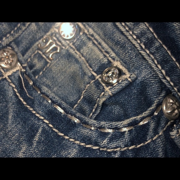 Miss Me signature cropped 3/4 Jean capris size 25 - Picture 8 of 8